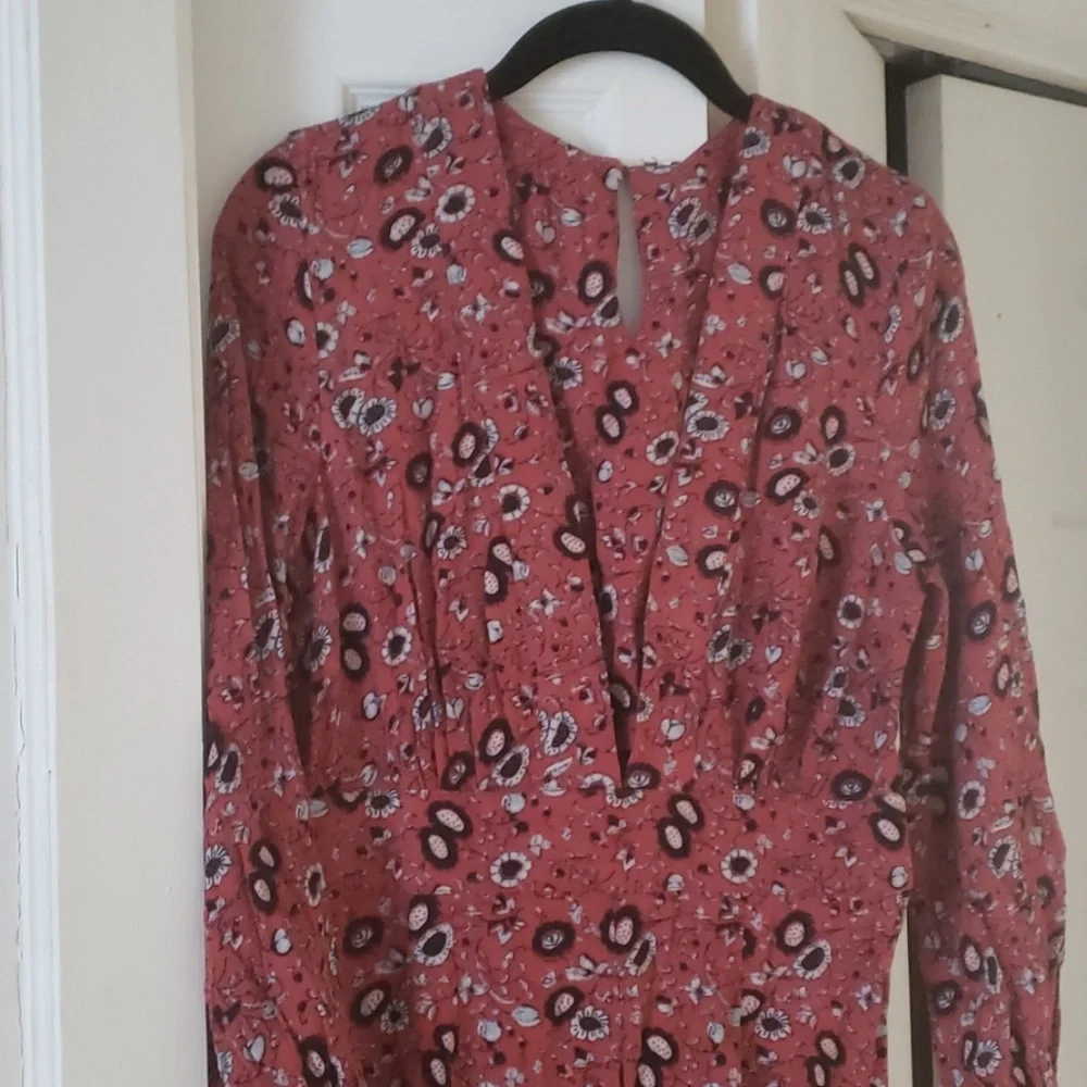 NWOT Free People Some Like it Hot deep V mauve jumpsuit size 4 - Picture 3 of 4